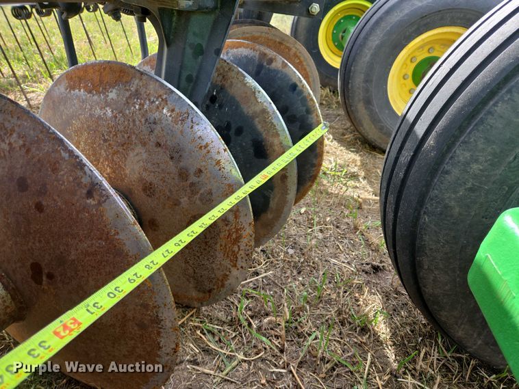 image for item DT4505 John Deere 637 tandem disk