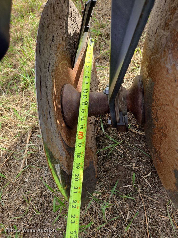 image for item DT4505 John Deere 637 tandem disk