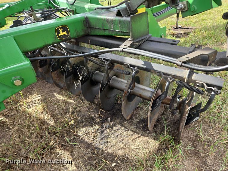 image for item DT4505 John Deere 637 tandem disk