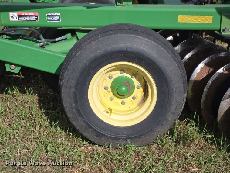 image for item DT4505 John Deere 637 tandem disk