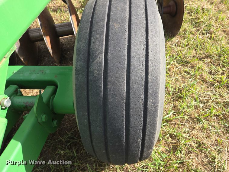 image for item DT4505 John Deere 637 tandem disk