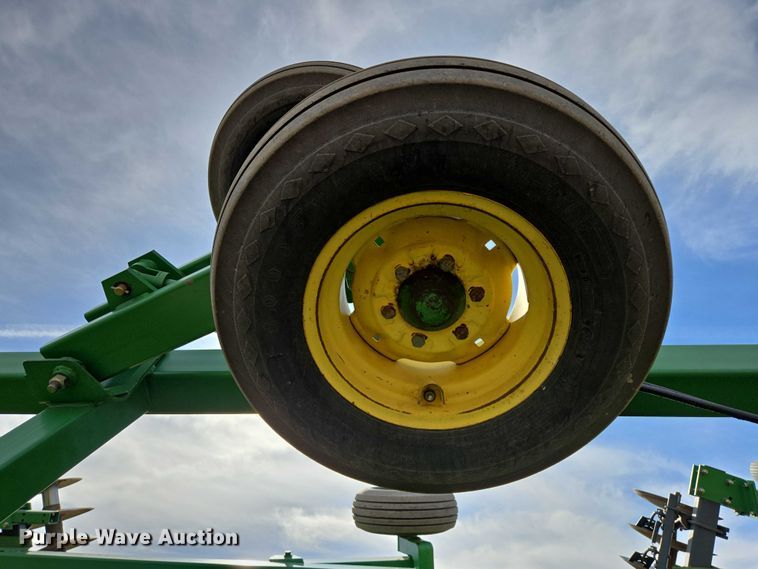 image for item DT4505 John Deere 637 tandem disk