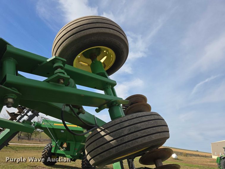 image for item DT4505 John Deere 637 tandem disk