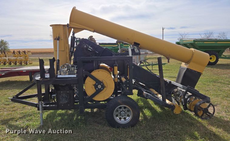 image for item DT4507 Koyker grain bag unloader