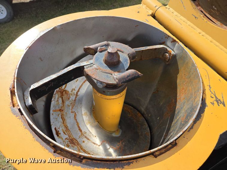 image for item DT4507 Koyker grain bag unloader