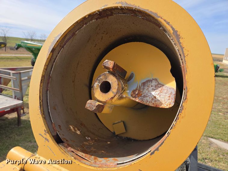 image for item DT4507 Koyker grain bag unloader