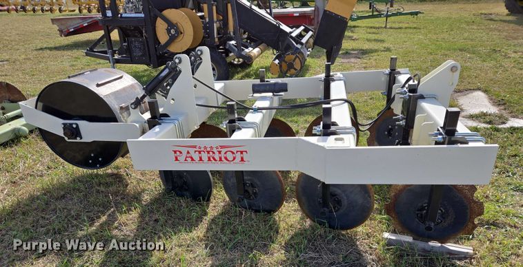 image for item DT4509 Patriot pivot track tiller