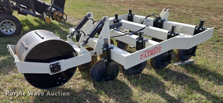 image for item DT4509 Patriot pivot track tiller