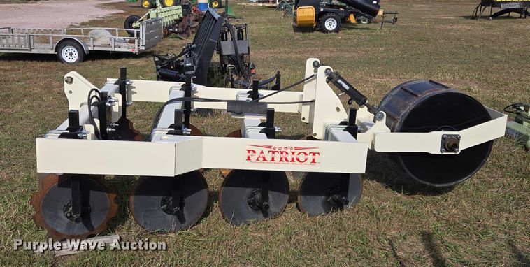 image for item DT4509 Patriot pivot track tiller