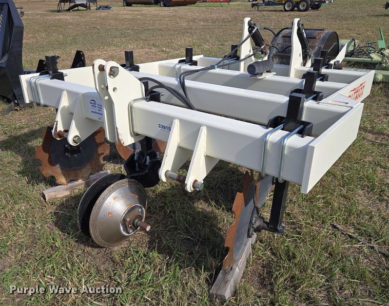 image for item DT4509 Patriot pivot track tiller