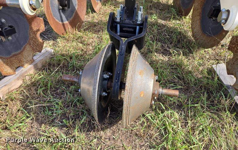 image for item DT4509 Patriot pivot track tiller