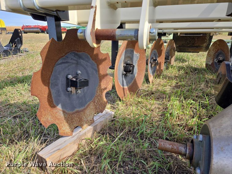 image for item DT4509 Patriot pivot track tiller