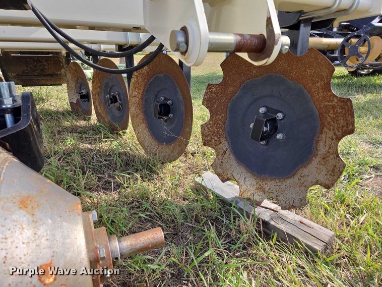 image for item DT4509 Patriot pivot track tiller