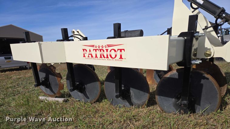 image for item DT4509 Patriot pivot track tiller