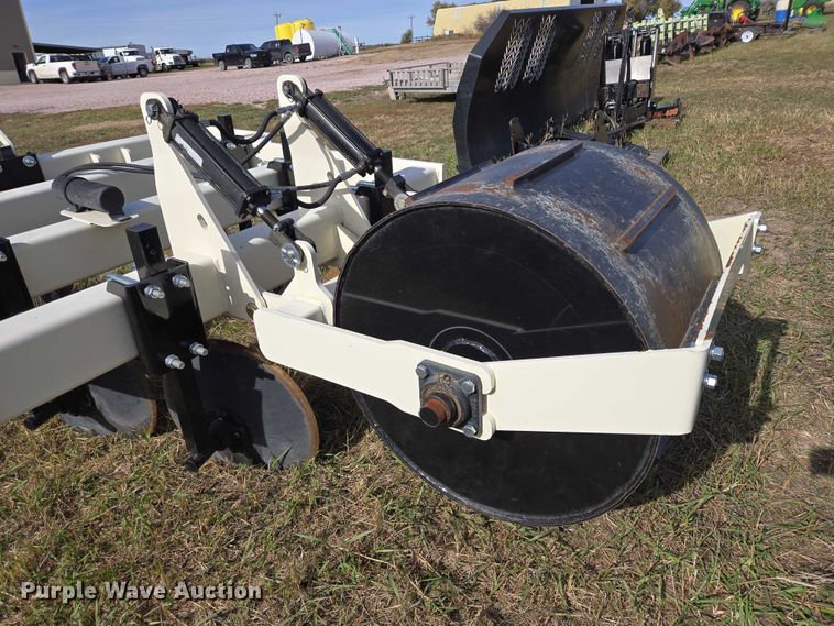 image for item DT4509 Patriot pivot track tiller