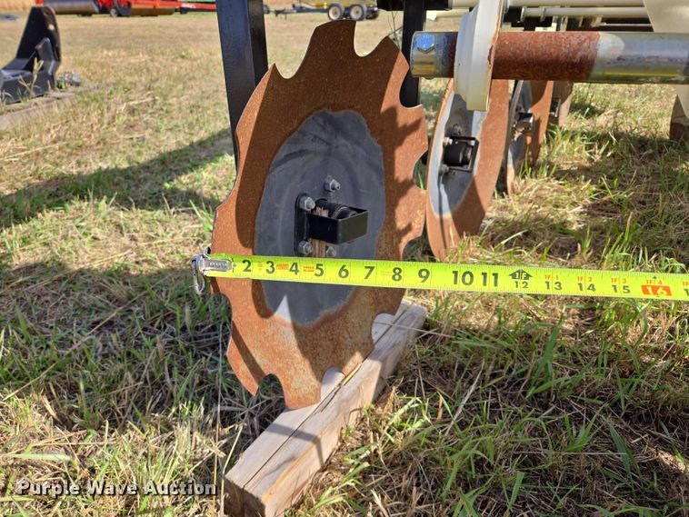 image for item DT4509 Patriot pivot track tiller