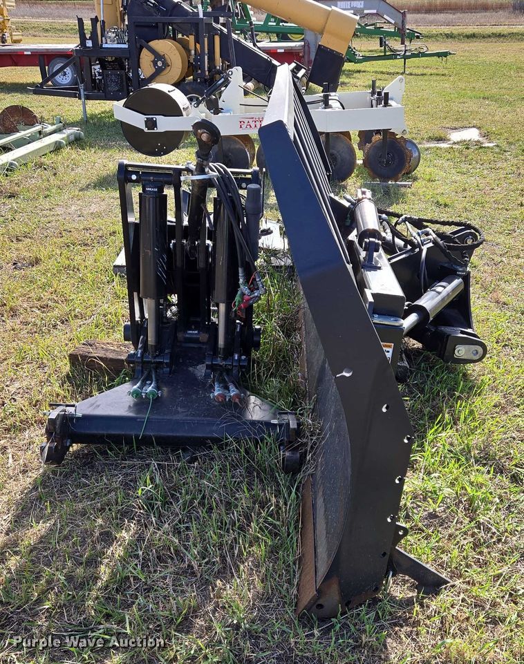 image for item DT4510 Grouser AG220 dozer blade