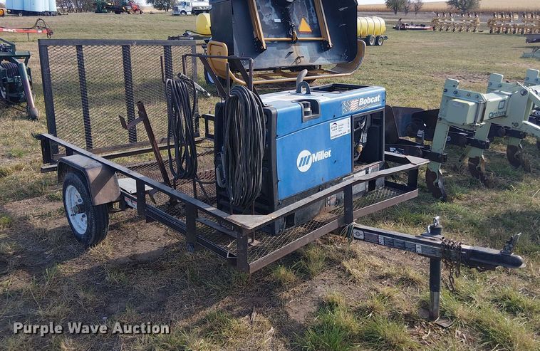 image for item DT4513 2008 Miller Bobcat 225 welder