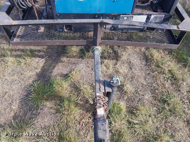 image for item DT4513 2008 Miller Bobcat 225 welder
