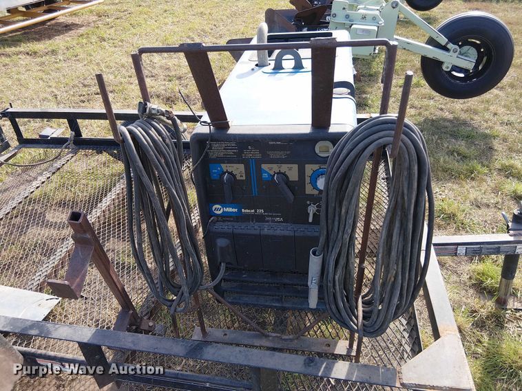 image for item DT4513 2008 Miller Bobcat 225 welder
