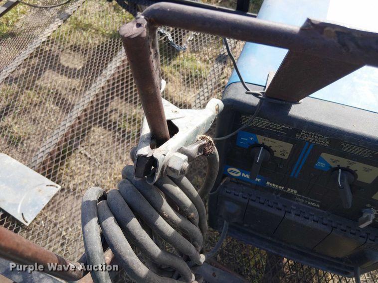 image for item DT4513 2008 Miller Bobcat 225 welder