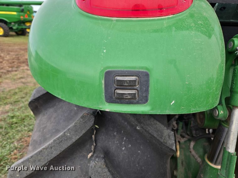 image for item DT4519 2020 John Deere 5115M MFWD tractor