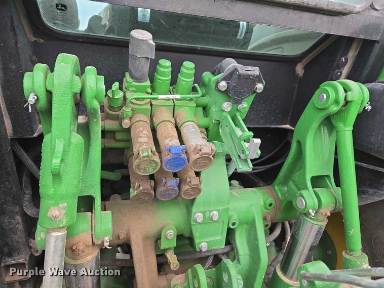 image for item DT4519 2020 John Deere 5115M MFWD tractor