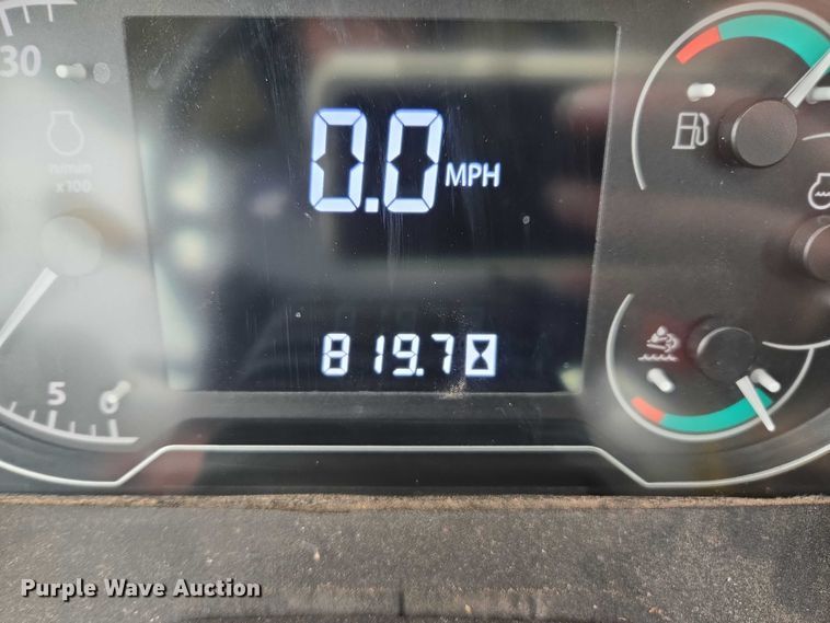 image for item DT4519 2020 John Deere 5115M MFWD tractor