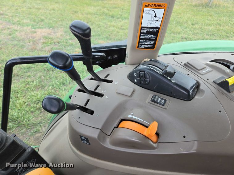 image for item DT4519 2020 John Deere 5115M MFWD tractor