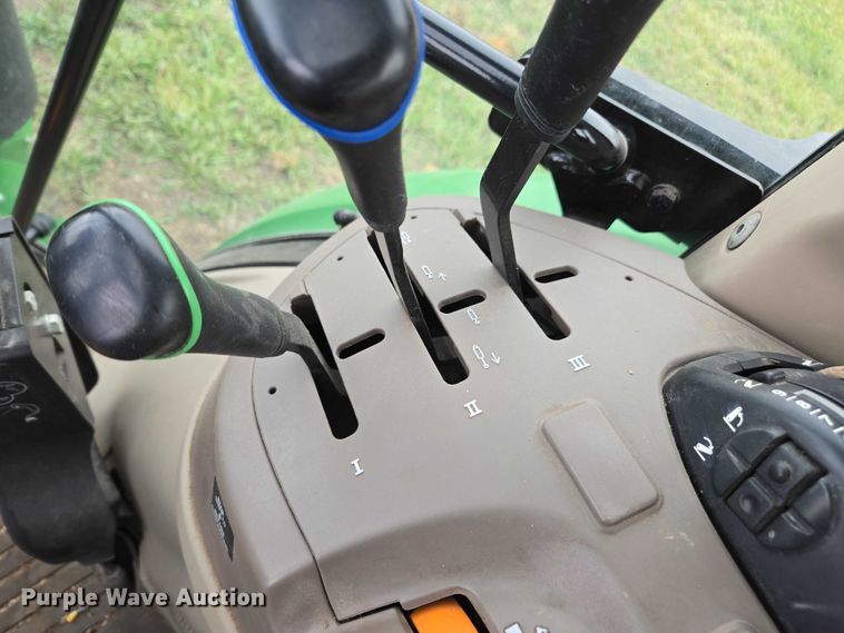 image for item DT4519 2020 John Deere 5115M MFWD tractor