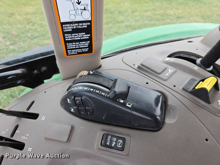 image for item DT4519 2020 John Deere 5115M MFWD tractor