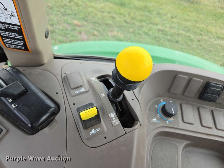 image for item DT4519 2020 John Deere 5115M MFWD tractor