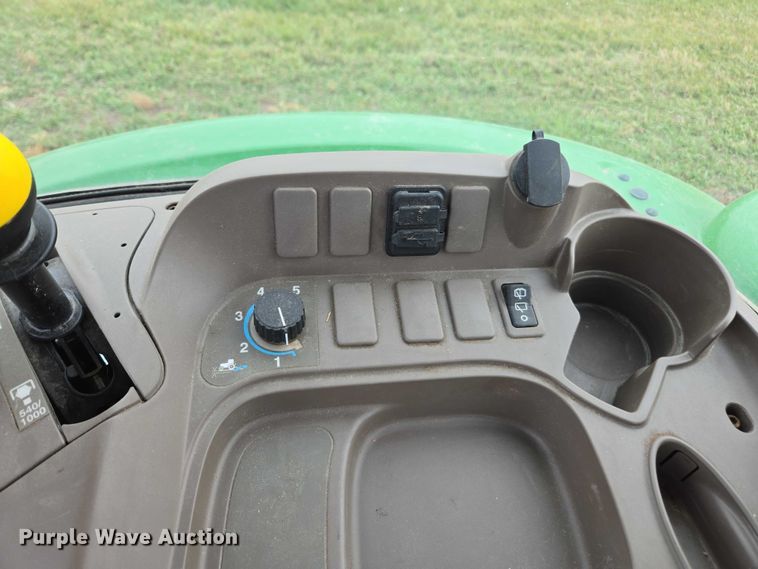 image for item DT4519 2020 John Deere 5115M MFWD tractor