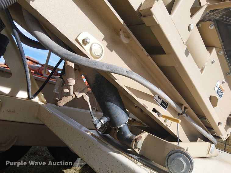 image for item DT4522 Unverferth SeedRunner 3750 seed tender