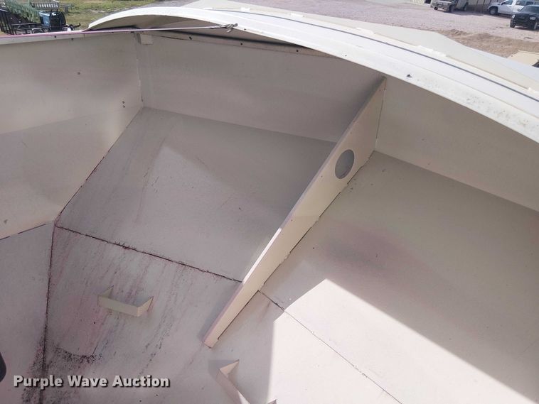 image for item DT4522 Unverferth SeedRunner 3750 seed tender