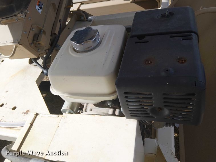 image for item DT4522 Unverferth SeedRunner 3750 seed tender