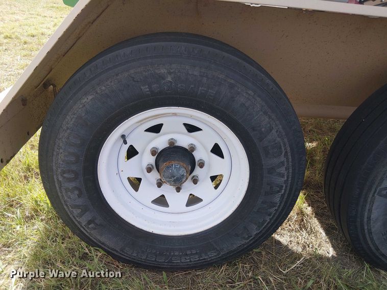 image for item DT4522 Unverferth SeedRunner 3750 seed tender