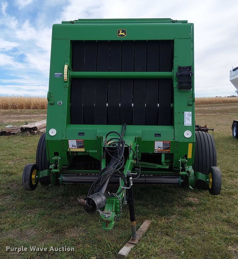 image for item DT4523 2015 John Deere 569 MegaWide Plus round baler