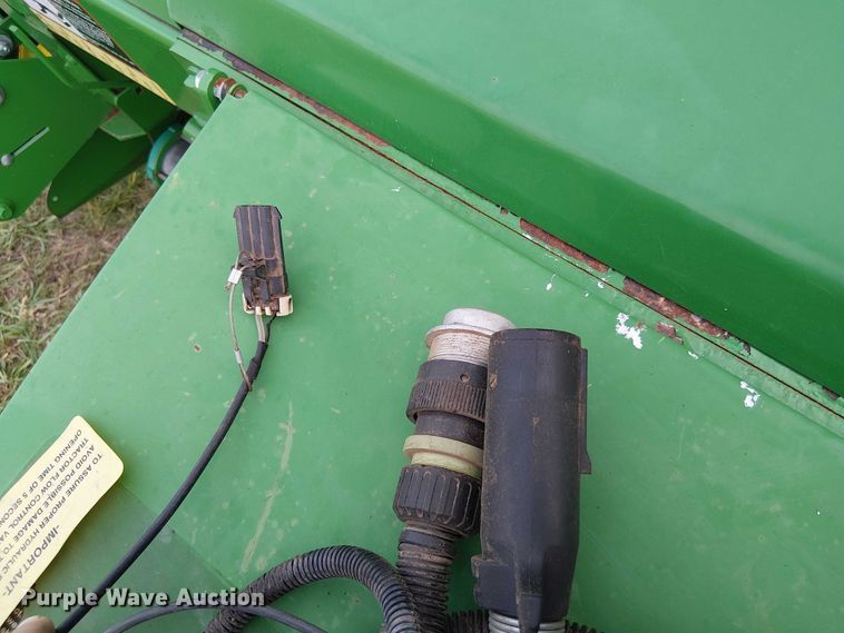 image for item DT4523 2015 John Deere 569 MegaWide Plus round baler