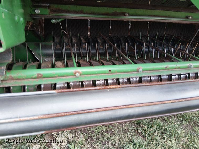 image for item DT4523 2015 John Deere 569 MegaWide Plus round baler