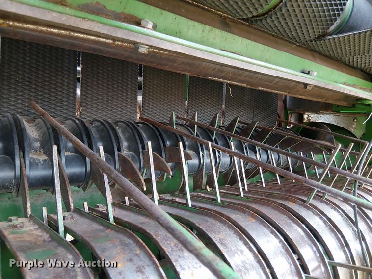 image for item DT4523 2015 John Deere 569 MegaWide Plus round baler