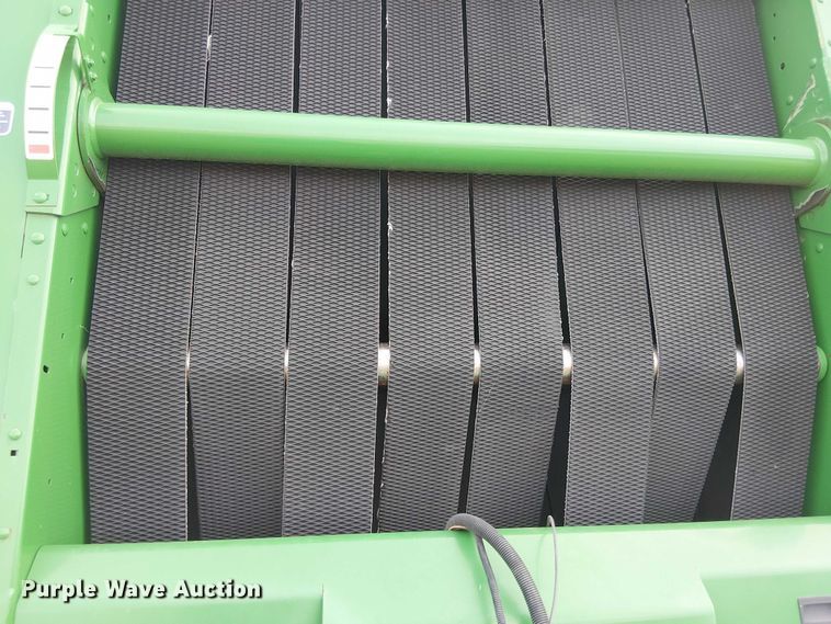 image for item DT4523 2015 John Deere 569 MegaWide Plus round baler