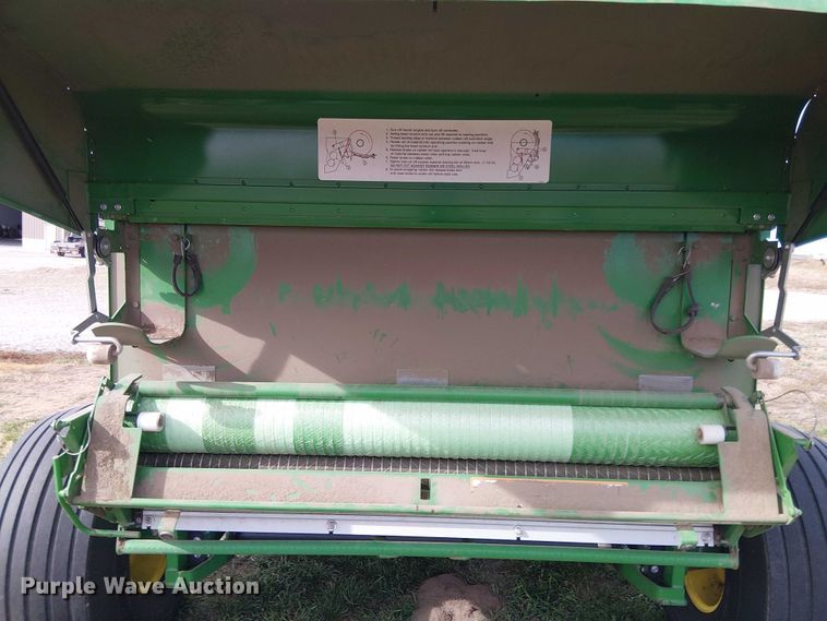 image for item DT4523 2015 John Deere 569 MegaWide Plus round baler