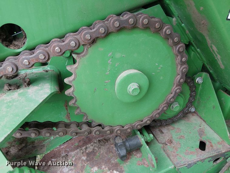 image for item DT4523 2015 John Deere 569 MegaWide Plus round baler