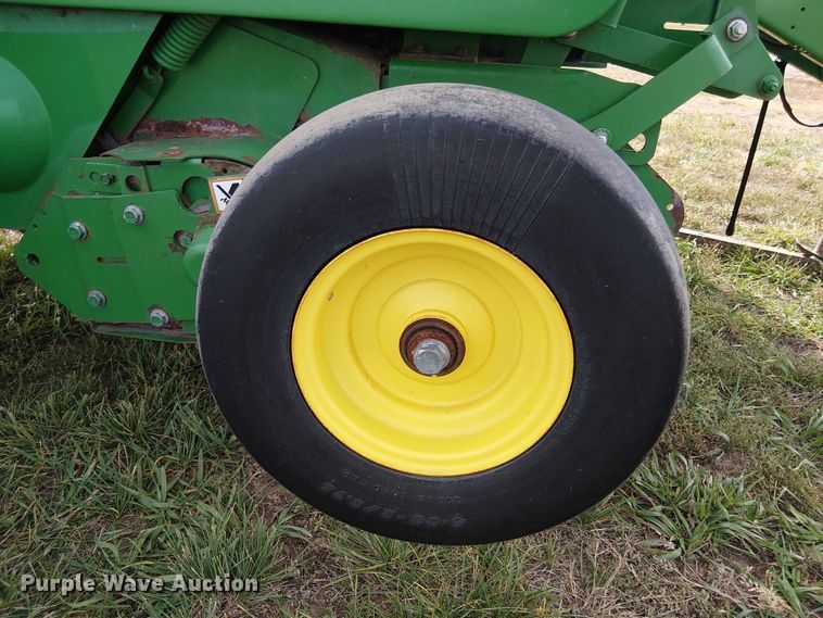 image for item DT4523 2015 John Deere 569 MegaWide Plus round baler
