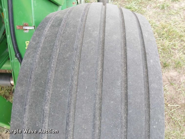 image for item DT4523 2015 John Deere 569 MegaWide Plus round baler