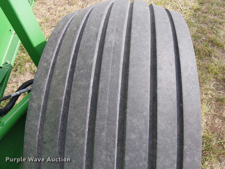 image for item DT4523 2015 John Deere 569 MegaWide Plus round baler