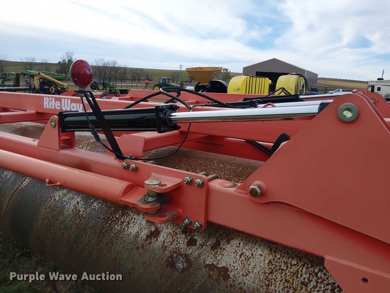 image for item DT4526 Rite Way F3-42 land roller