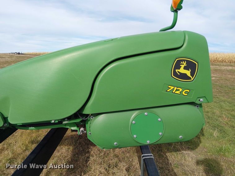 image for item DT4527 2018 John Deere 712C corn head