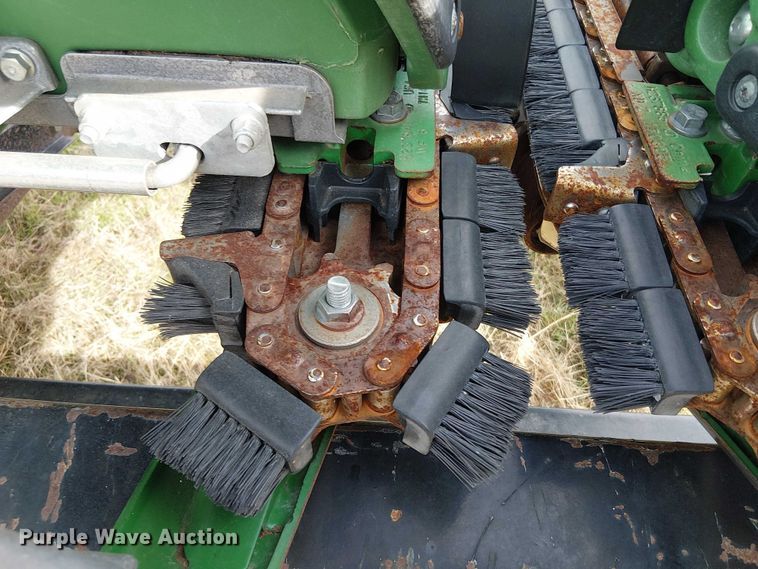 image for item DT4527 2018 John Deere 712C corn head